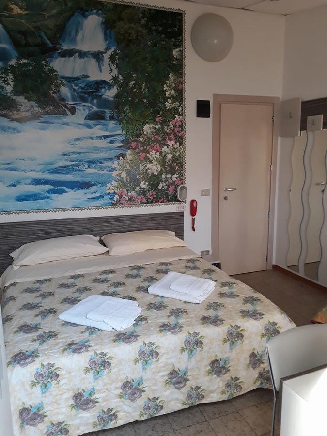 Hotel Adler Rimini Zewnętrze zdjęcie